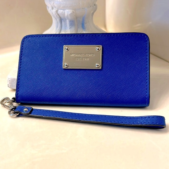⭐️⭐️ Women’s pebble leather Michael Kors wallet. Brand new condition. - Picture 4 of 12
